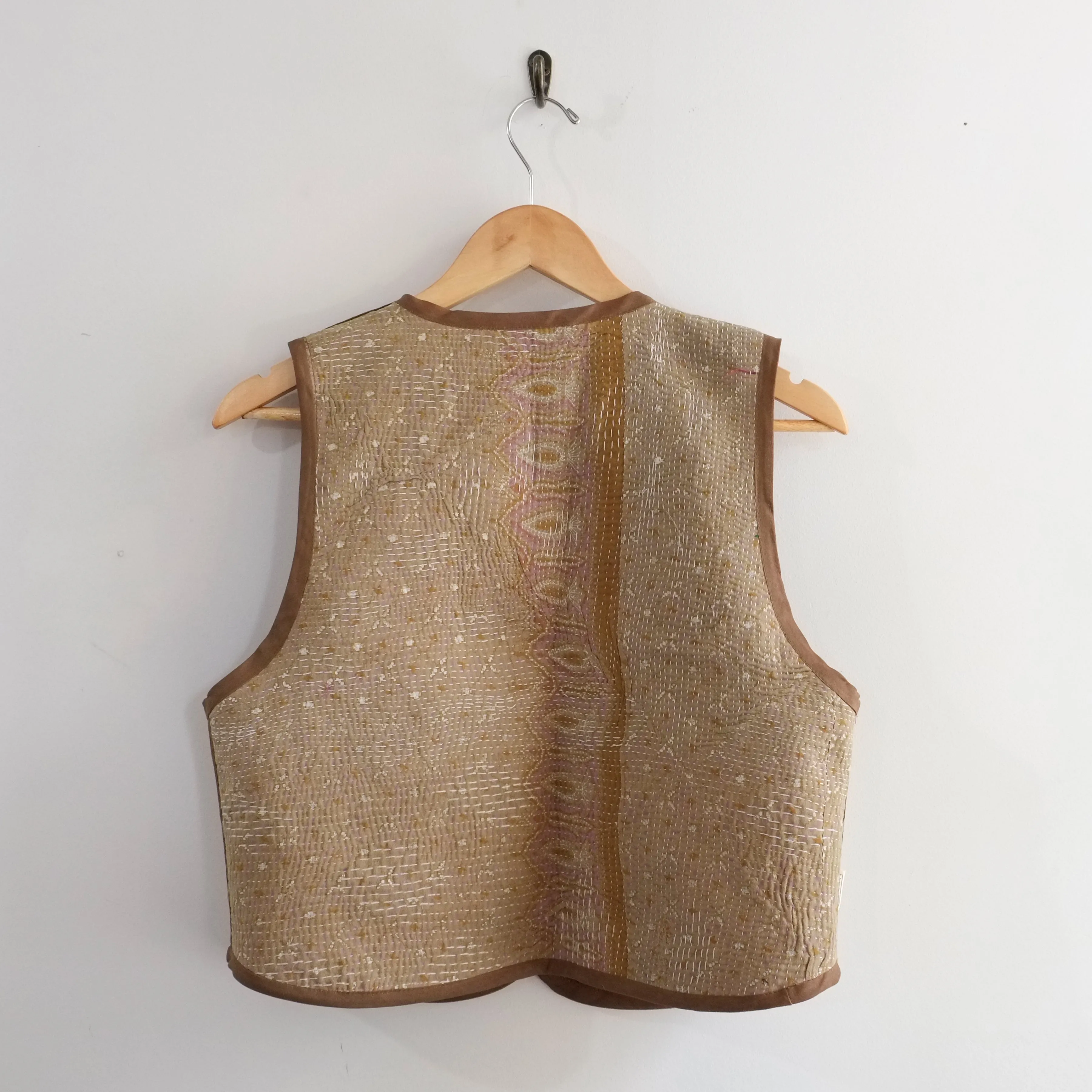 Amelia Vest Brown with Small Diamond Embroidery M019