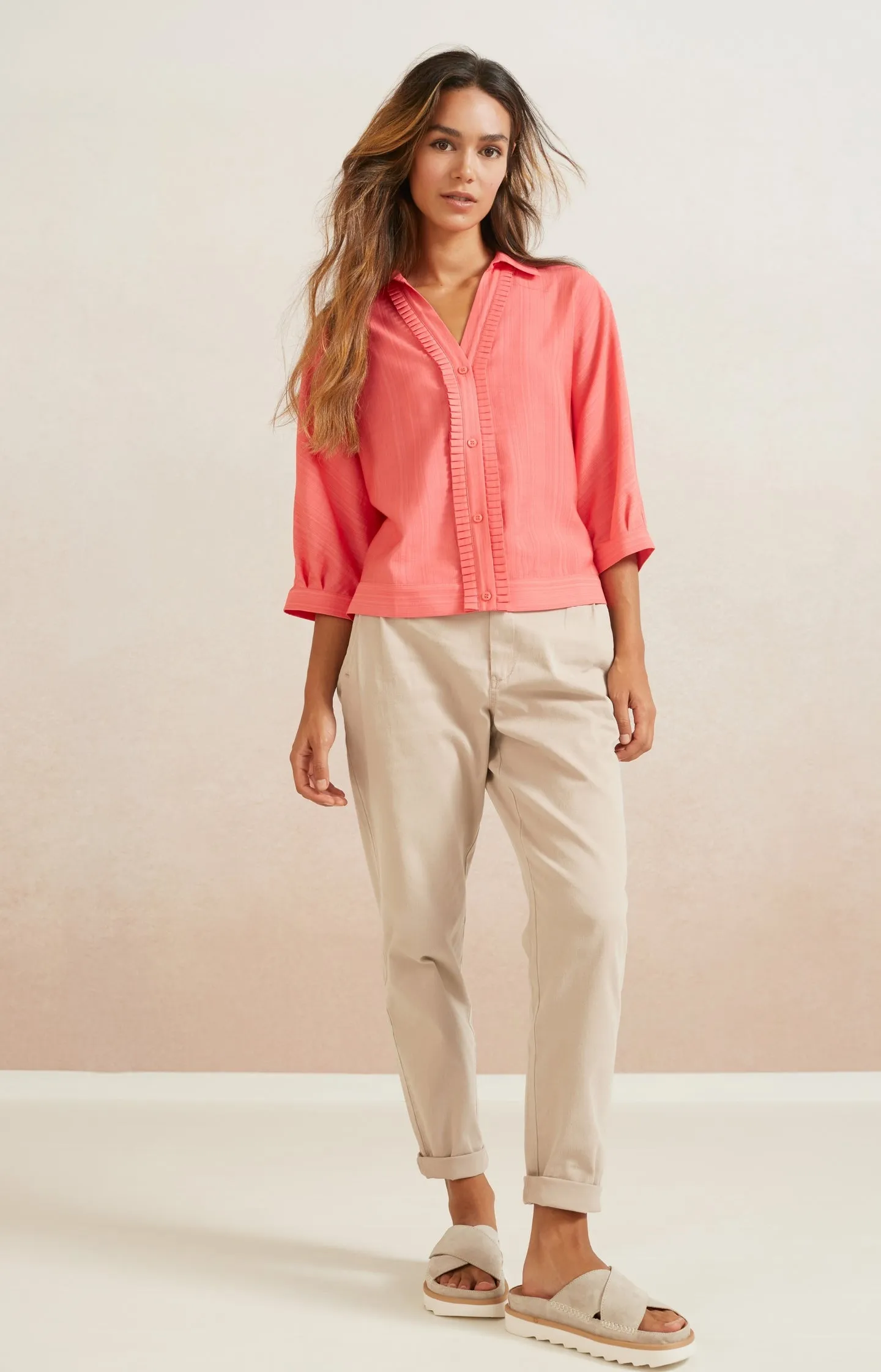 Batwing blouse with V-neck, half long sleeves and buttons