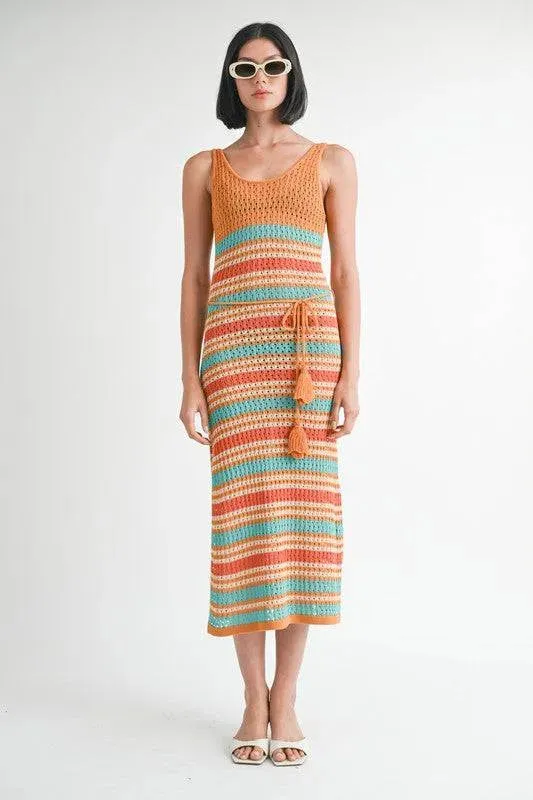 SCOOP NECK CROCHET LONG DRESS